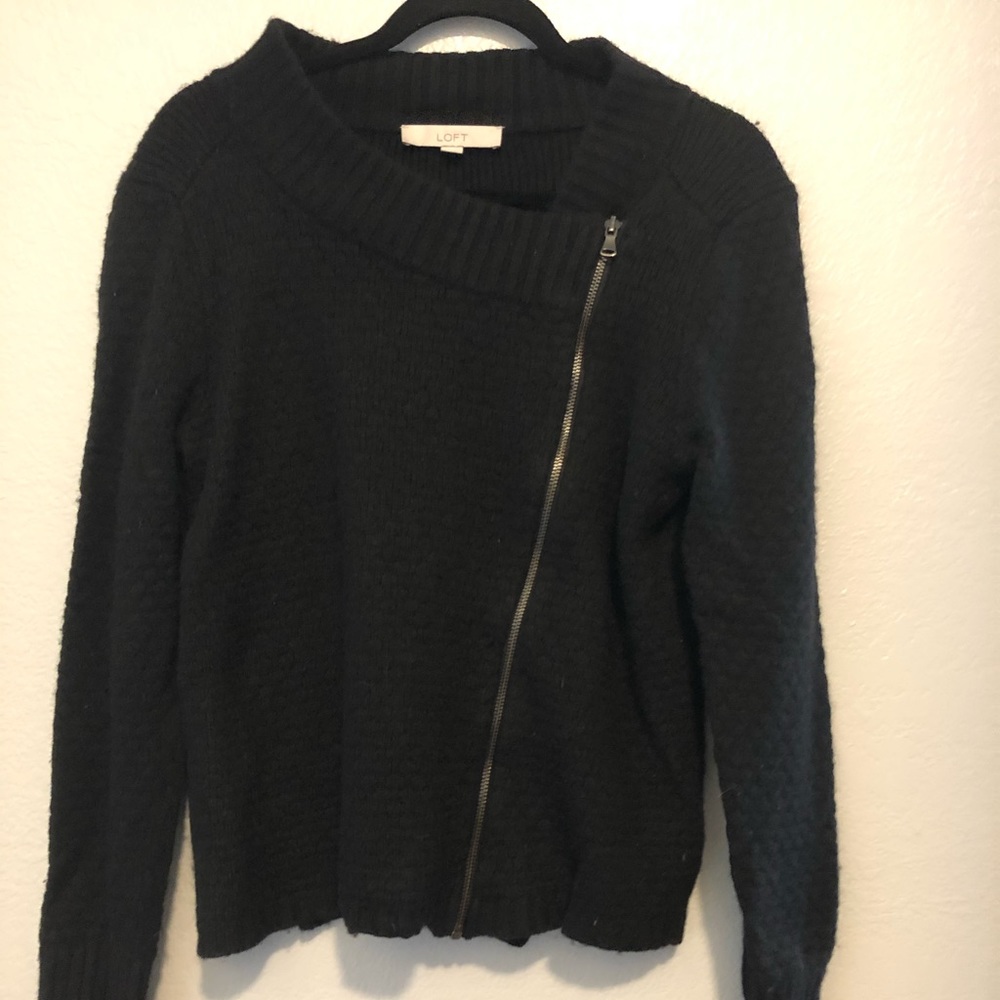 Fashionable, unique sweater